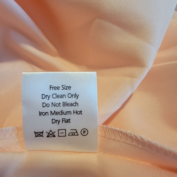 Awei Woman's Bridal Dress - Picture 9 of 10